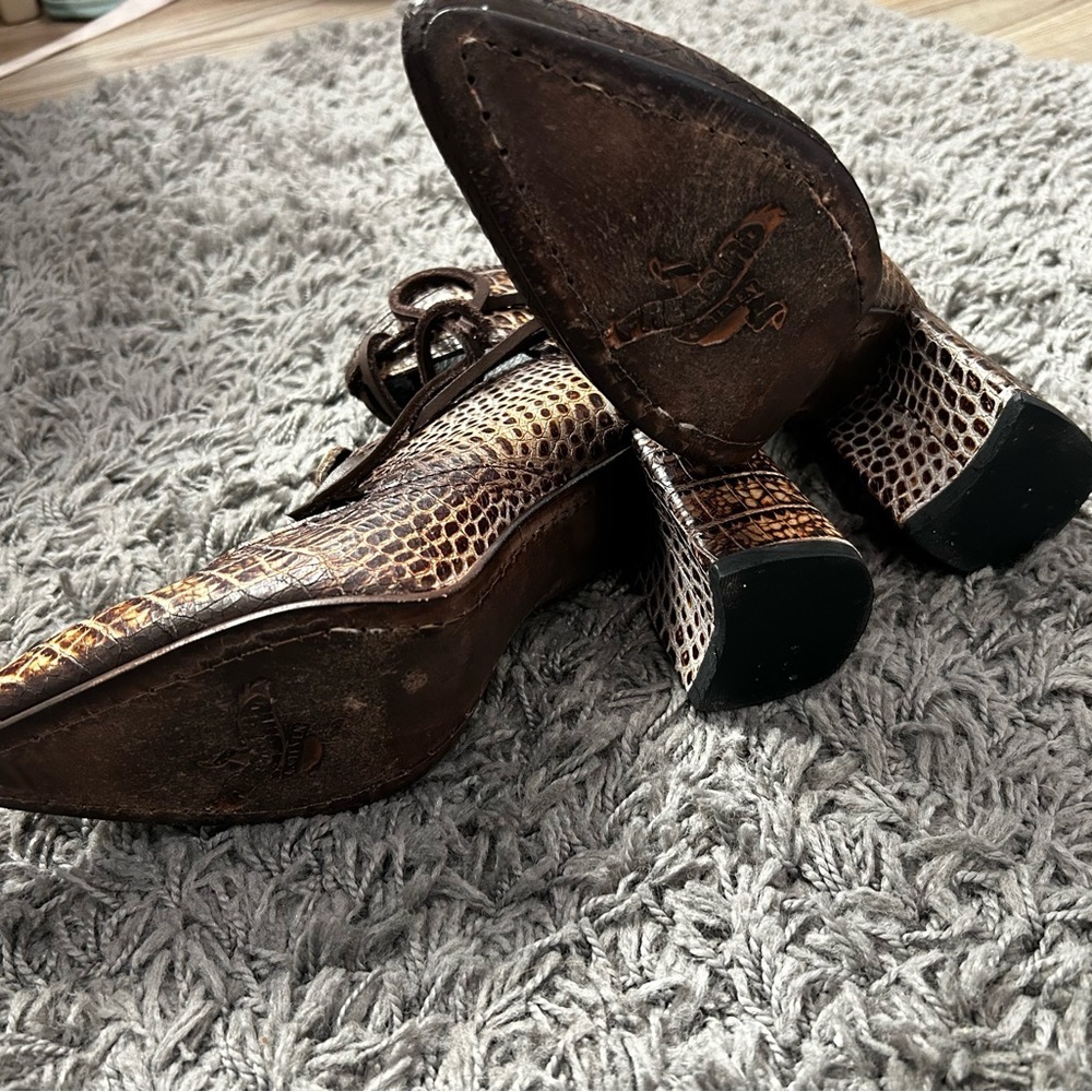 FREEBIRD Joyce, Animal Print Booties. Size 7 - Picture 12 of 14
